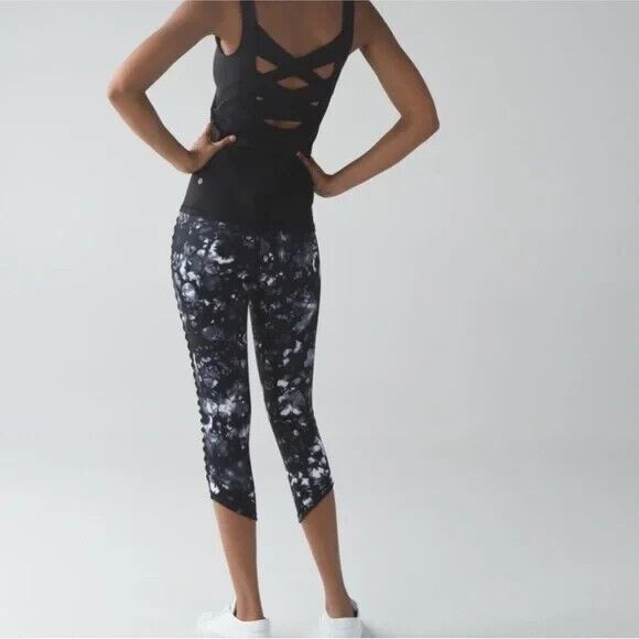 LULULEMON Sunshine Salutation Crop Leggings Full-On Luxtreme Dusk Black SIZE 8 - Picture 2 of 12